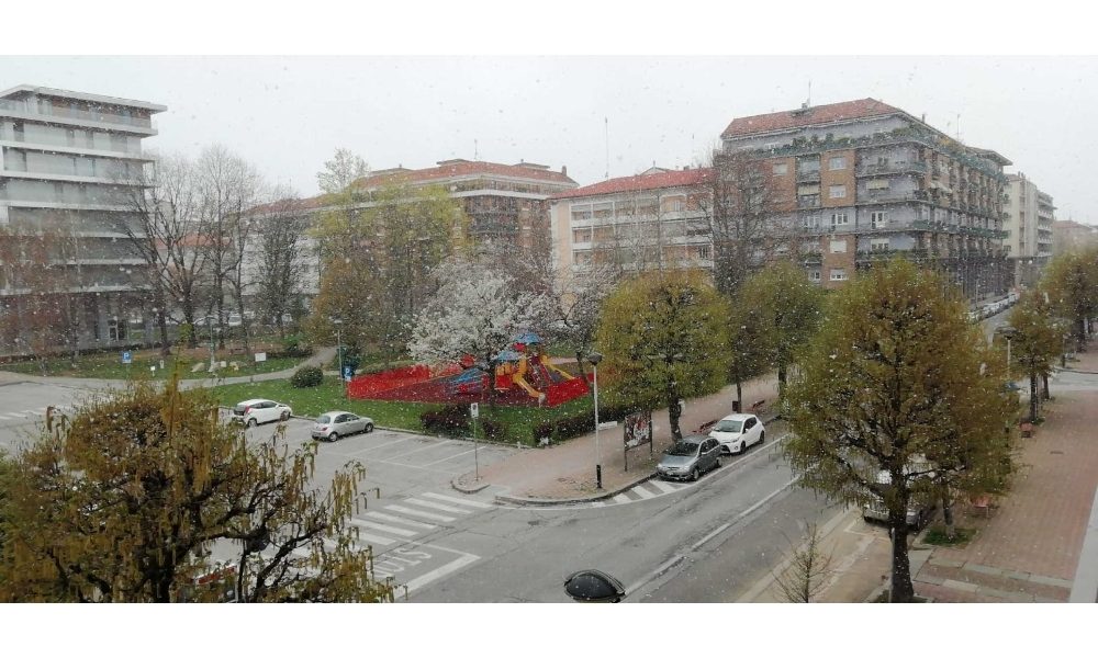 Maltempo: freddo e vento, fiocchi di neve a Torino