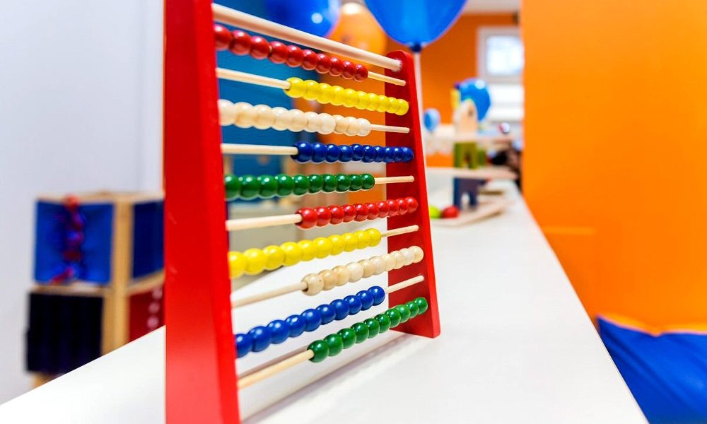 Le scuole dell’infanzia riaprono nell’incertezza. Nel Comasco si registra la carenza di organico