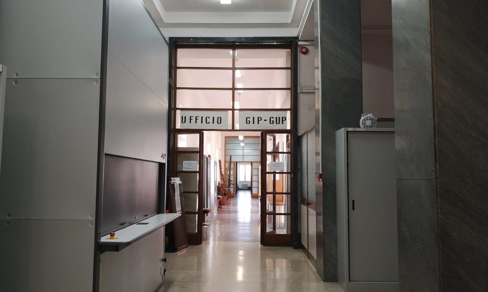 Maltrattò anziano,condannata per tortura