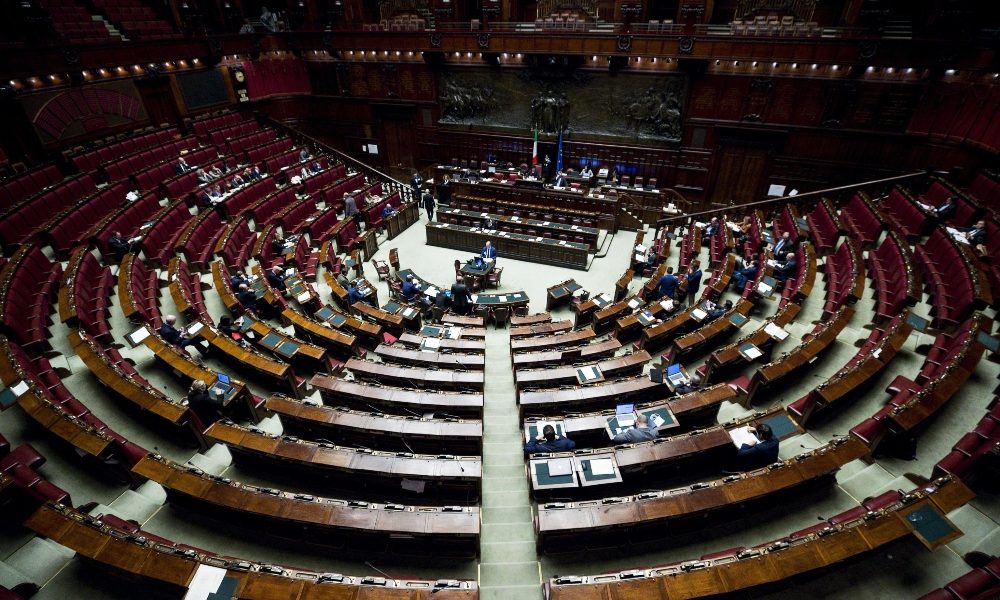 Manovra: governo porrà fiducia domenica