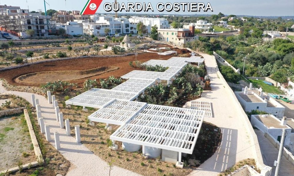Manufatti abusivi in parco naturale Puglia, sequestro