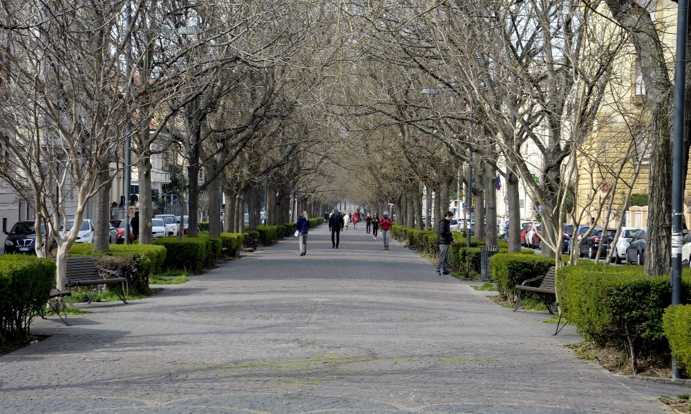 Marche, parchi e spiagge chiusi