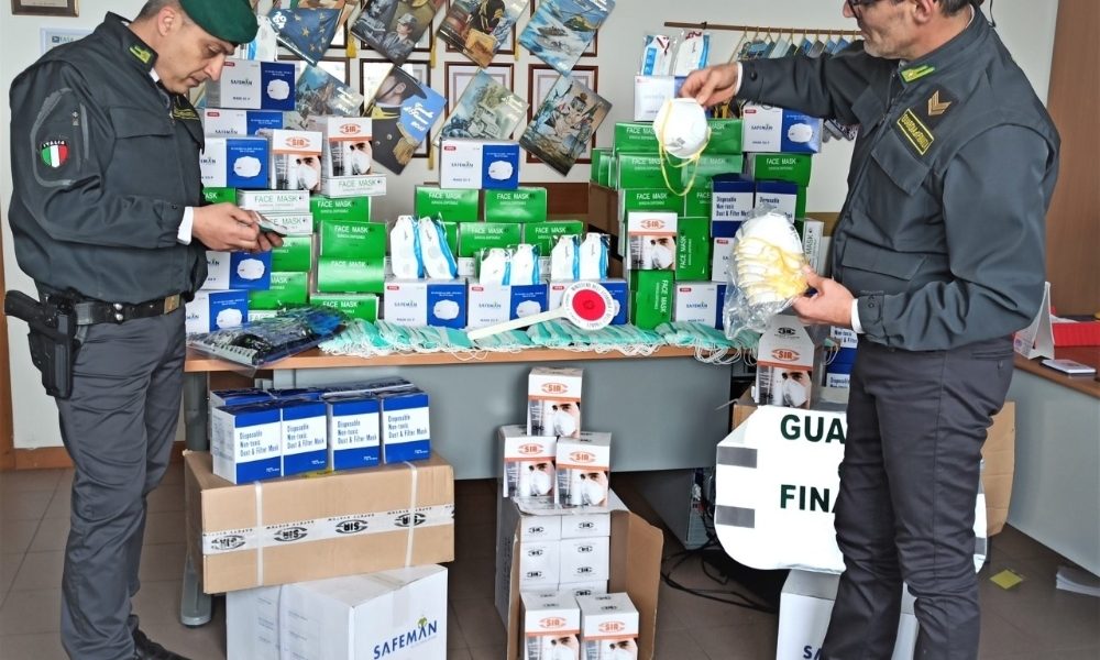 Mascherina a 35 euro, sequestrate 7mila