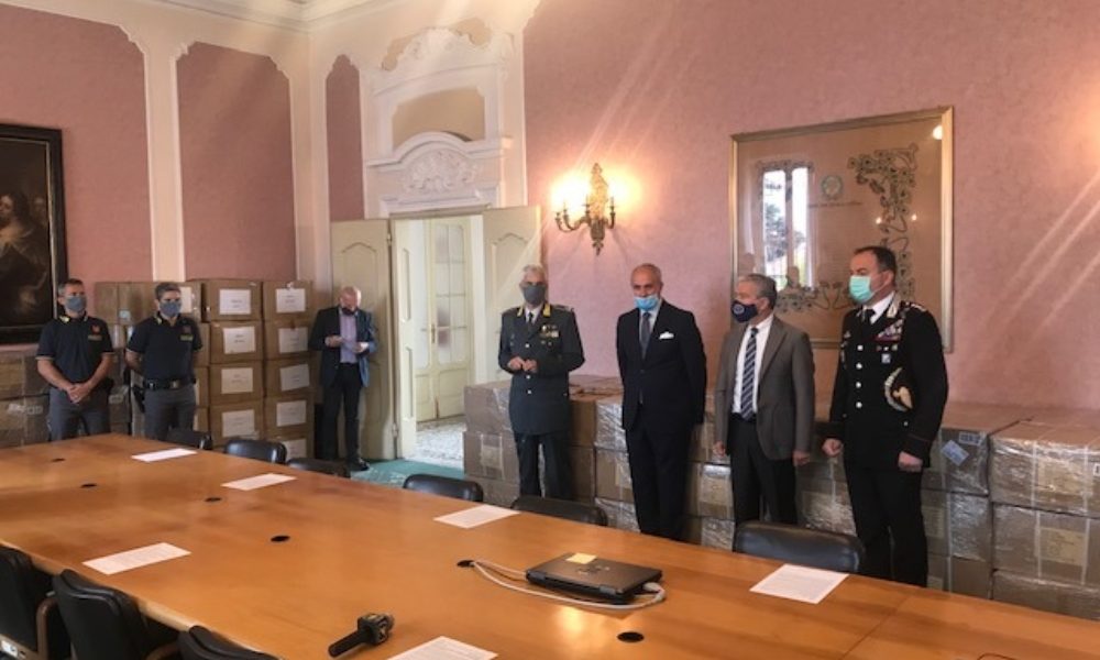 Mascherine sequestrate ora ai Comuni