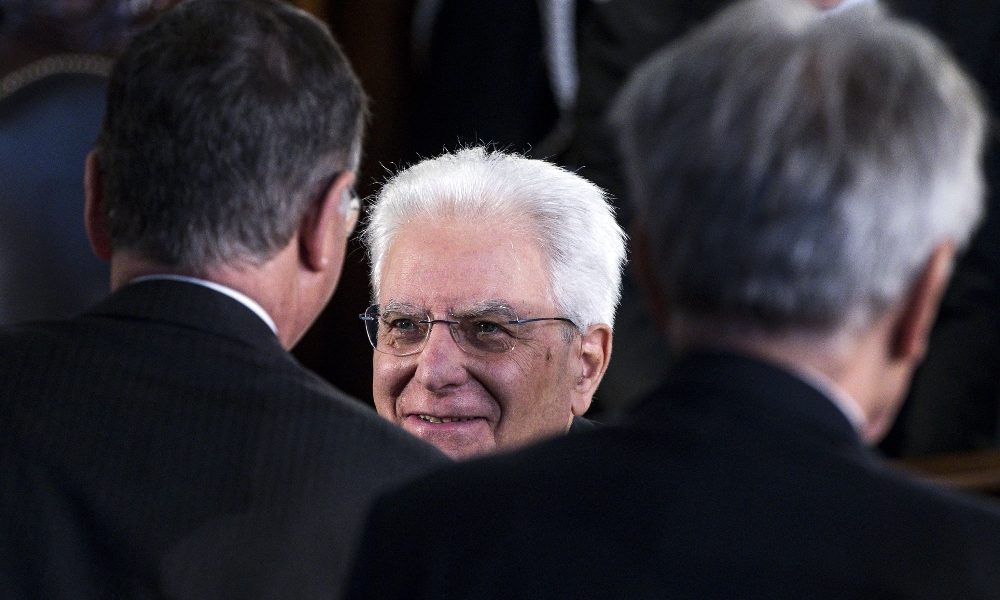 Mattarella a sorpresa in scuola di Roma