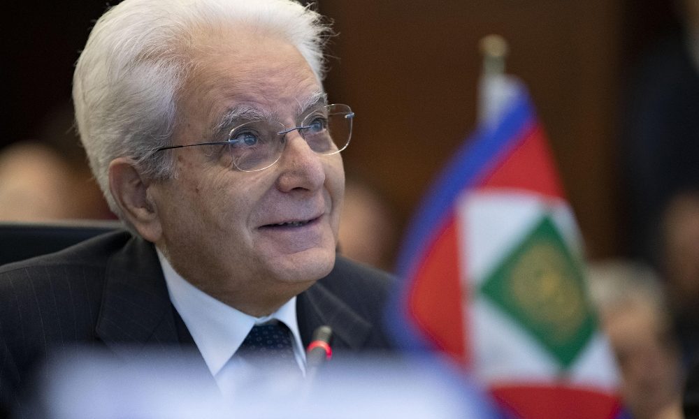 Mattarella conferisce 32 onorificenze
