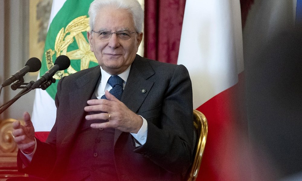 Mattarella, volontari votati alla pace
