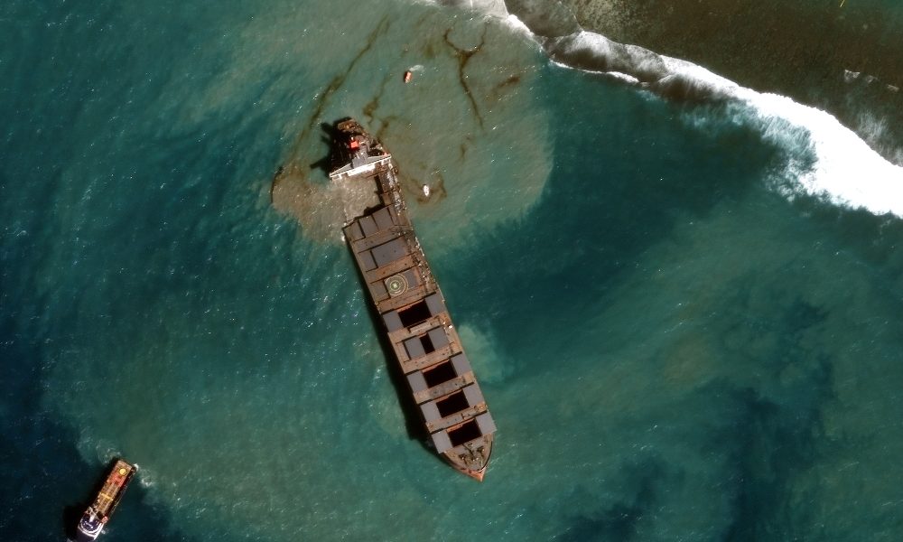 Mauritius: marea nera,3 morti e un disperso tra soccorritori