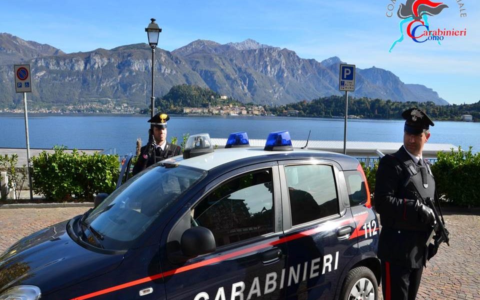 In spiaggia con l’eroina: arrivano i carabinieri. Doppio arresto dei carabinieri