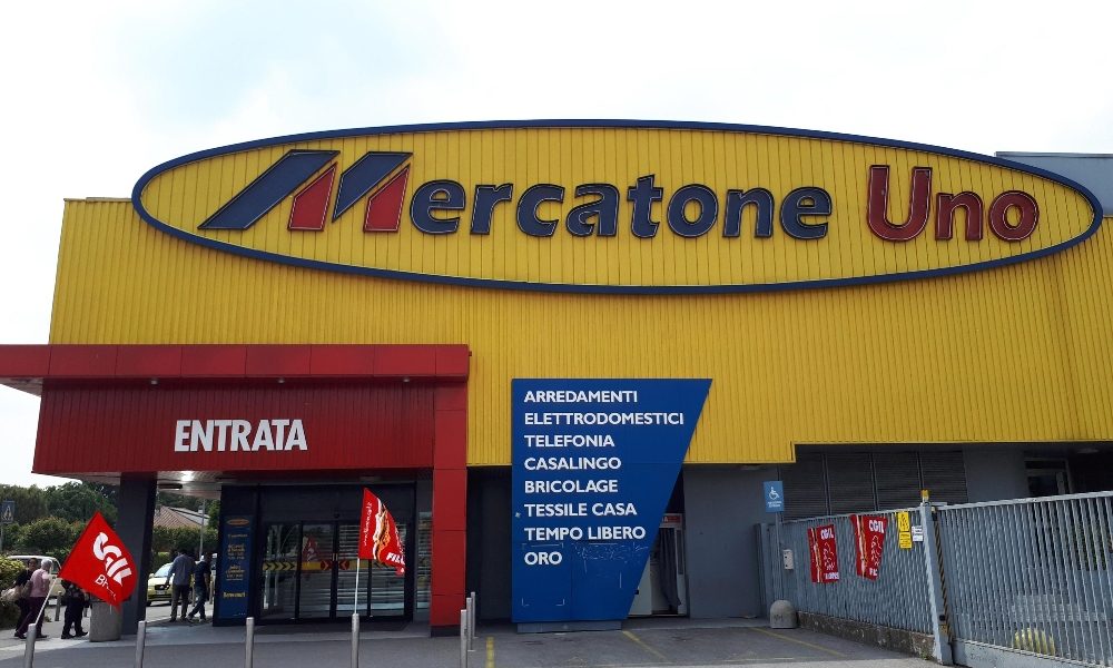 Mercatone uno, 2 offerte per 11 negozi