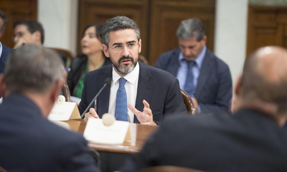 Mes: Fraccaro, seguiamo indicazione Aule