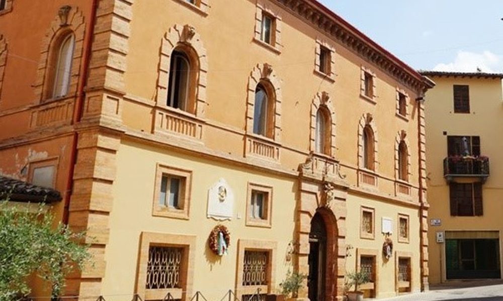 Messa con fedeli, 14 in isolamento