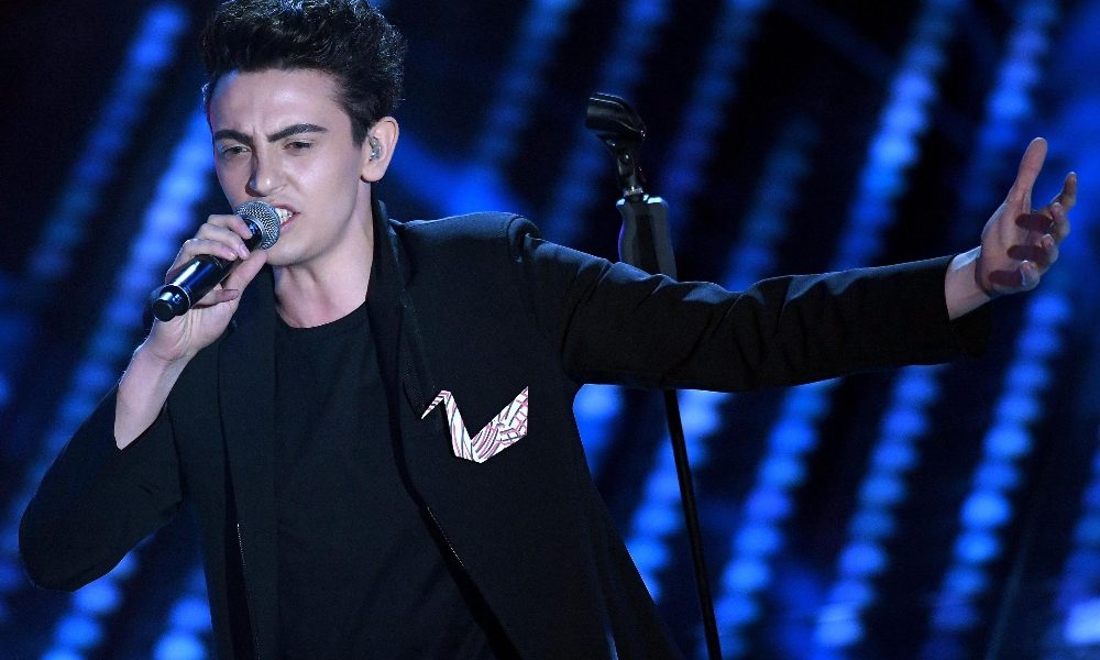 Michele Bravi patteggia 1 anno e 6 mesi