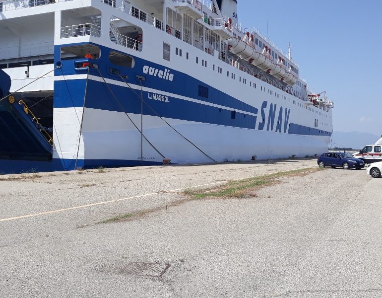 Migranti: ad Augusta divieto sbarco da nave-quarantena