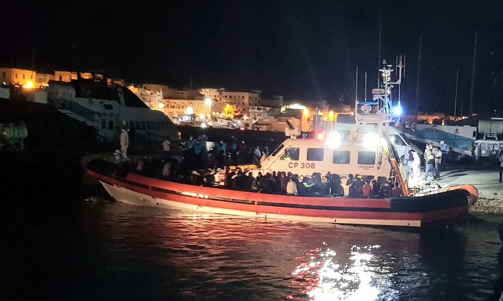 Migranti: altri 11 sbarchi a Lampedusa, arrivati in 219