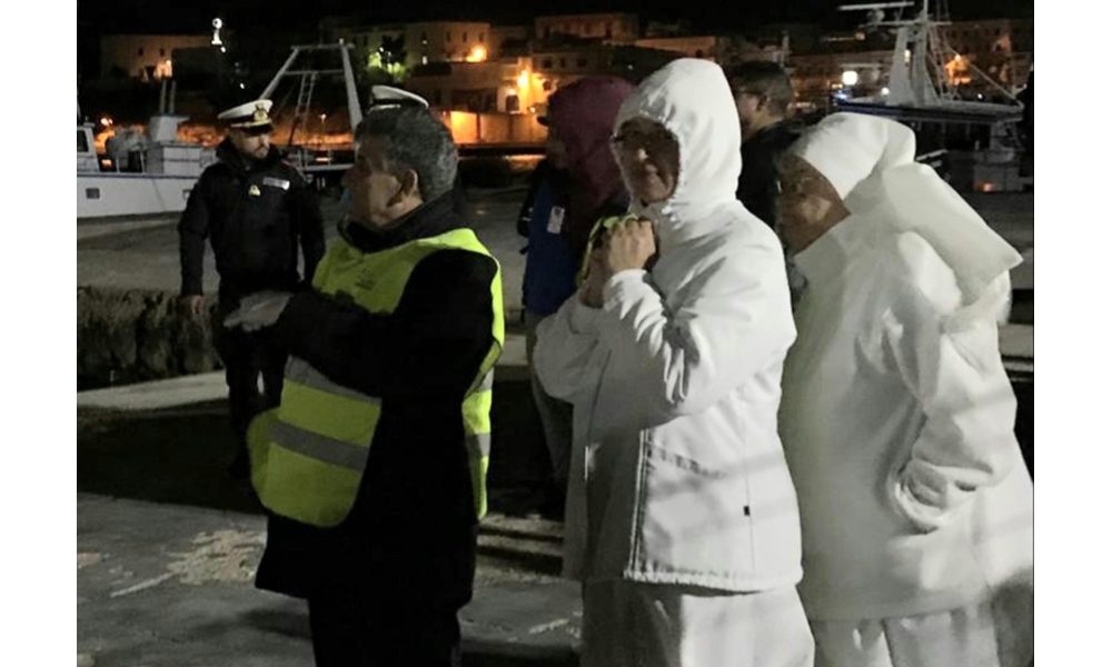 Migranti: in 43 sbarcano a Lampedusa