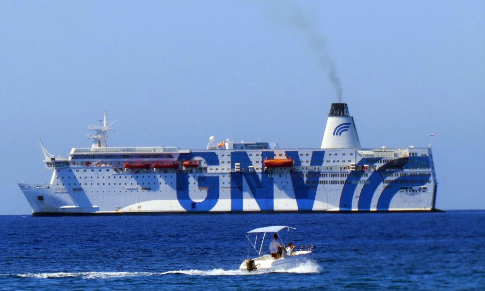Migranti: nave quarantena a Lampedusa, si svuota hotspot