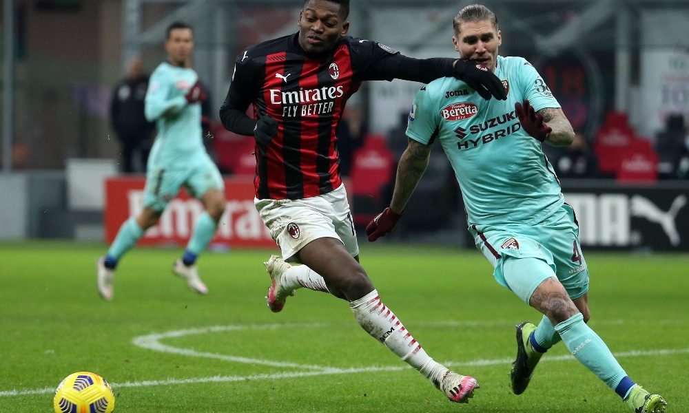 Milan vola con Leao e Kessie, Torino battuto 2-0