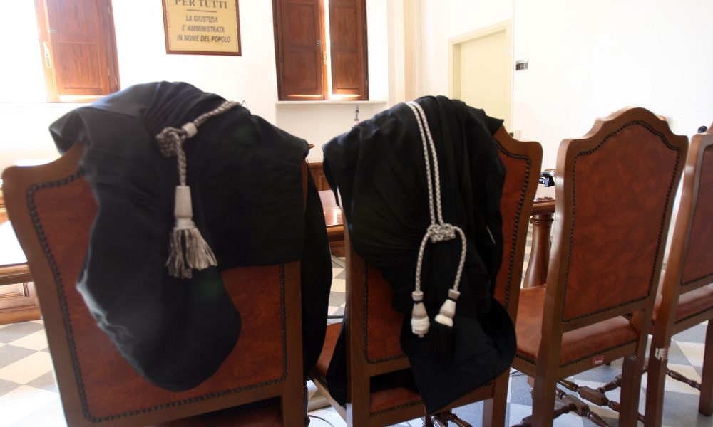Minacce a difensore di legale arrestato