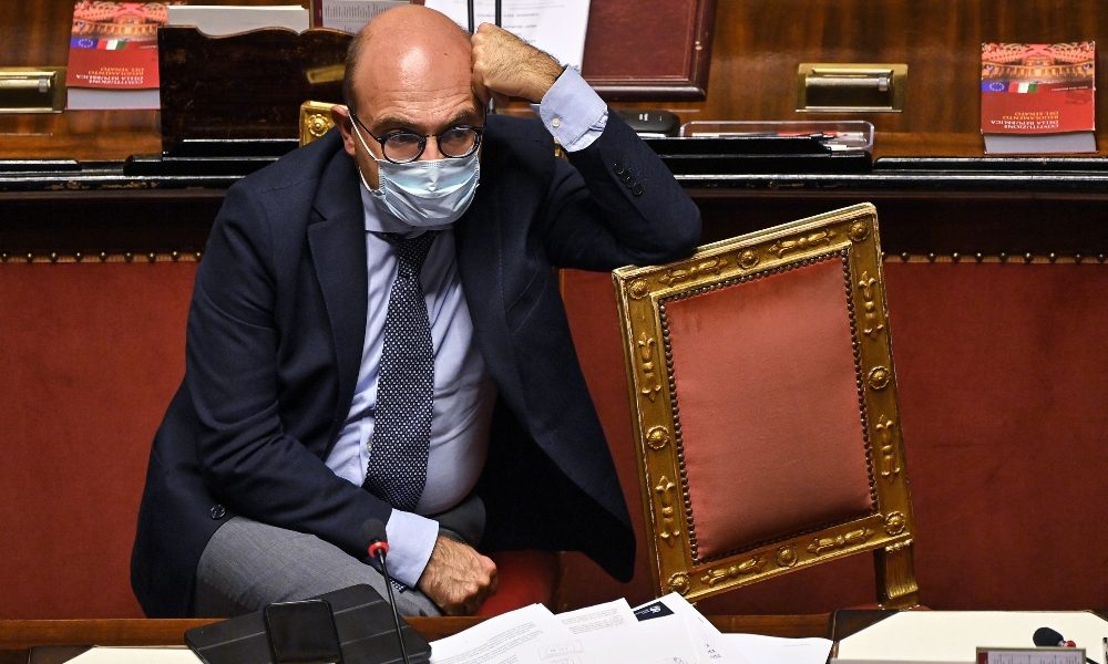 Misiani, più aiuto a chi deve chiudere del tutto