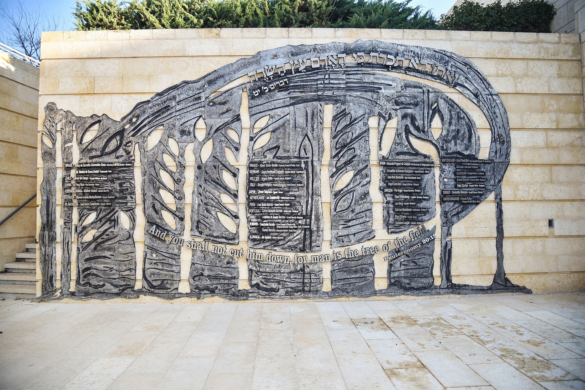 Benjamin Netanyahu inaugura un monumento che ricorda Giorgio Perlasca