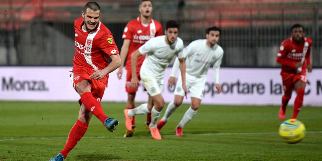 Girone A, giocati sette incontri. Pari del Monza, la Carrarese sale al secondo posto