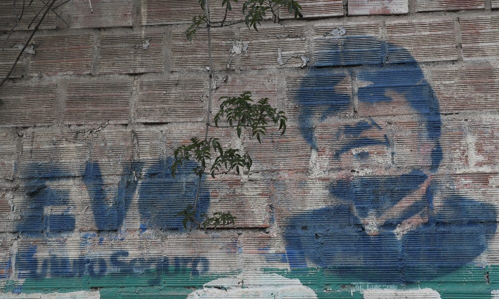 Morales è a Buenos Aires, chiederà asilo