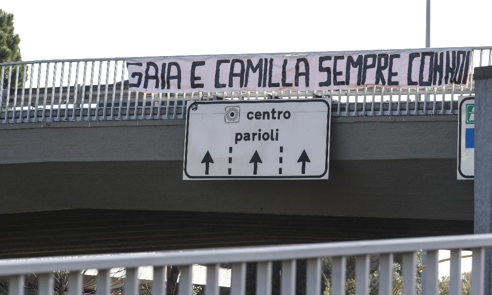 Morte a Roma: Osservatore, stampa voyeur