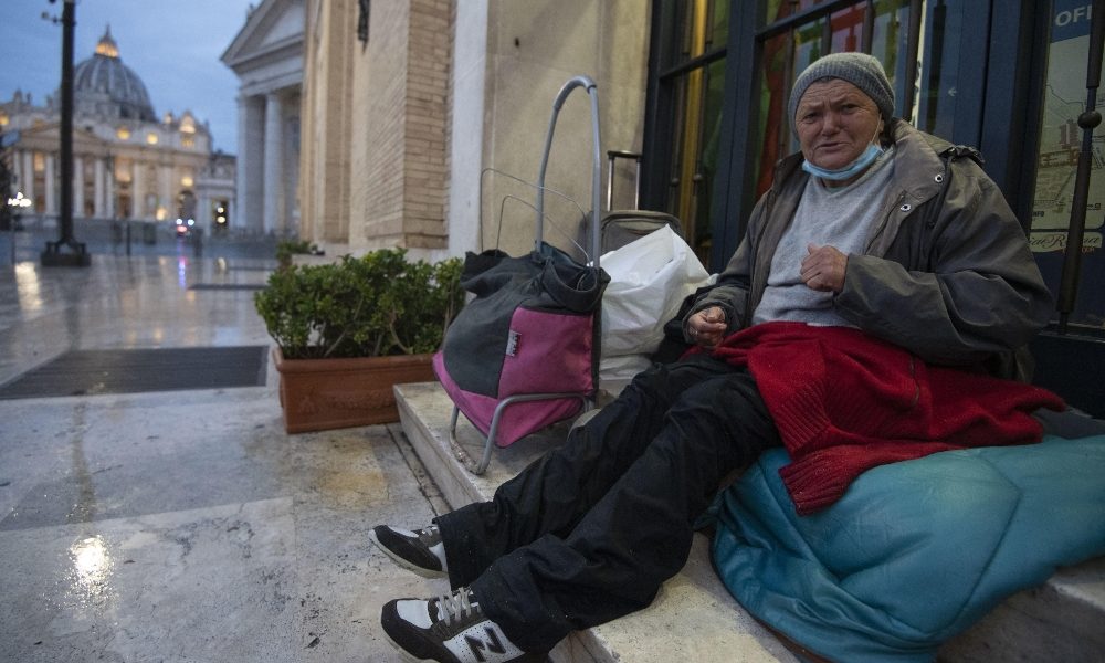Morto clochard a P.San Pietro, a Roma 10 decessi in 3 mesi