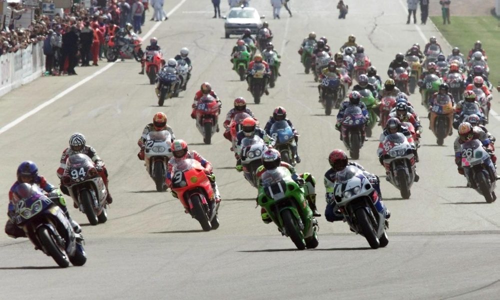Moto: 24 ore Le Mans ad agosto a porte chiuse