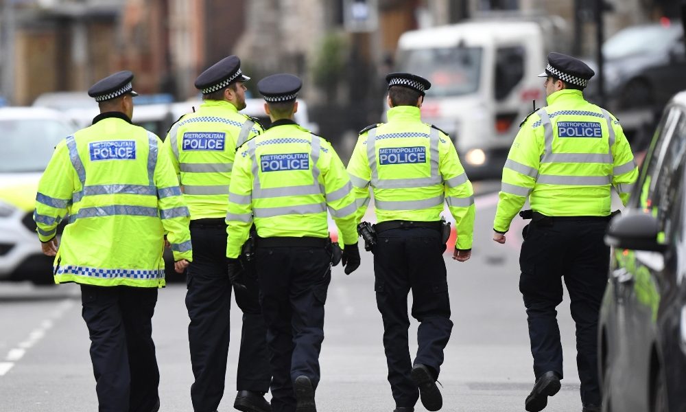 Muezzin accoltellato in moschea a Londra