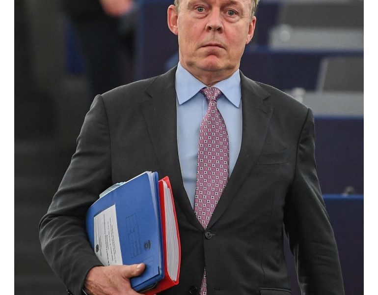 Muore all’improvviso vice presidente del Parlamento tedesco