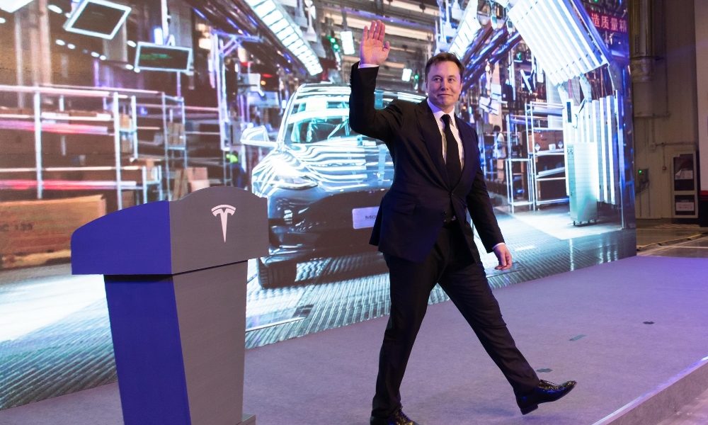 Musk dona centinaia di respiratori a Ny