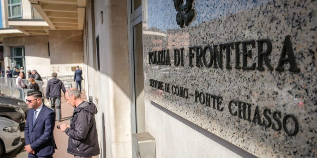 Associazione mafiosa: 42enne di Napoli consegnato alla polizia di frontiera