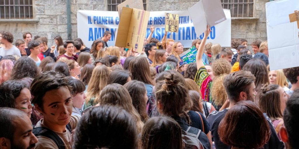 I seguaci di Greta: «Non siamo guerriglieri»