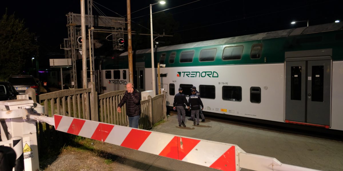 Incidente mortale sulla linea Milano-Asso. Un uomo di 47 anni è stato travolto e ucciso da un treno a Paderno Dugnano