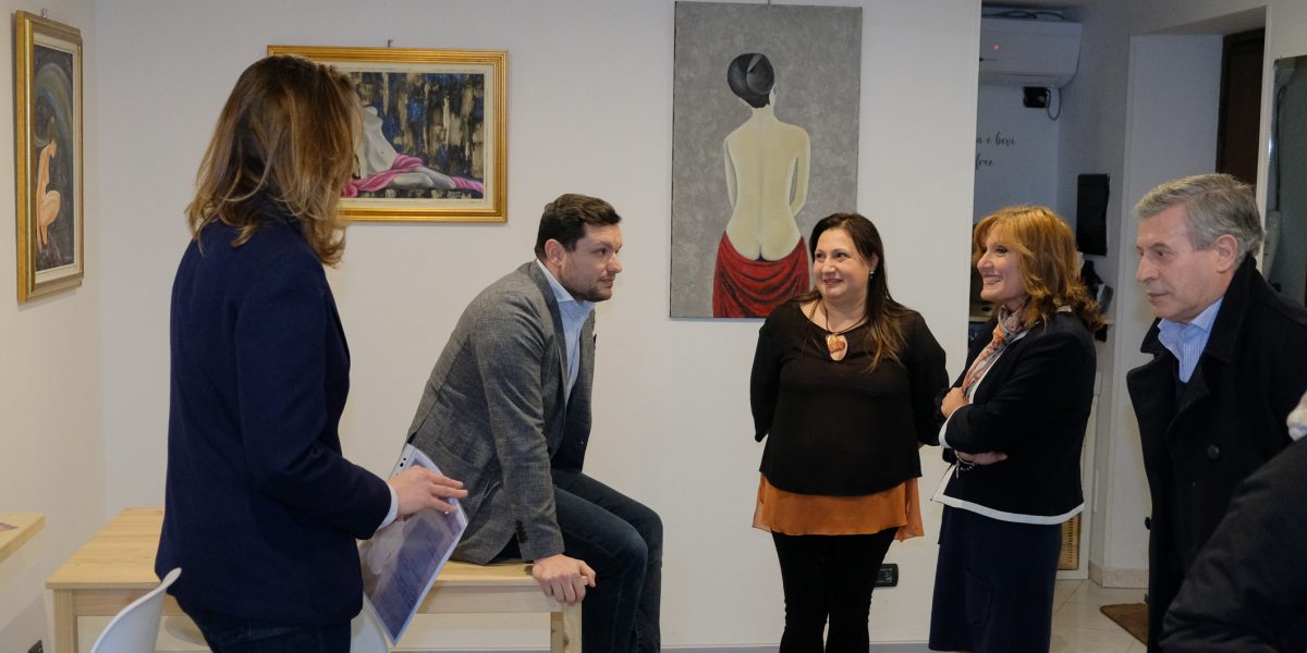 Como, in via Dante la prima mostra nello Spazio 5 Stelle