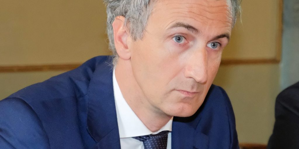 Questa  sera alle 21.20, su Etv, torna “Il Dariosauro”, tra politica, pandemia e informazione