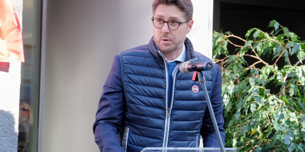 Il sottosegretario Molteni contro il coprifuoco alle 22