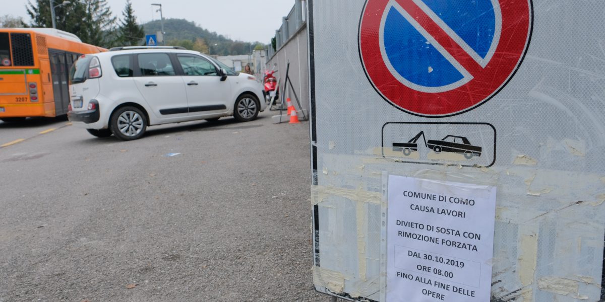 Divieto di sosta al cimitero di Lora nei giorni consacrati ai defunti