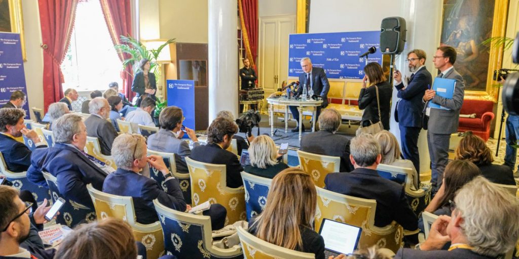 Dietro le quinte del Forum Ambrosetti. Rituali e liturgie che si ripetono sulla terrazza di Villa d’Este