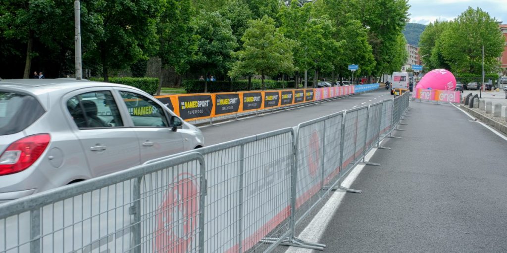 Giro d’Italia, in corso la chiusura delle strade interessate dal passaggio della gara