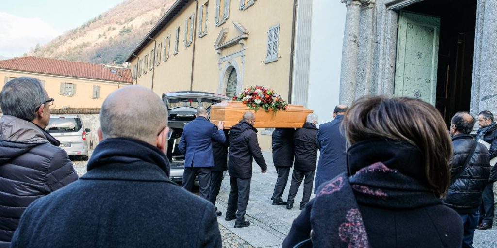 In tanti a San Giuliano per l’ultimo saluto a Carlo Ferrario