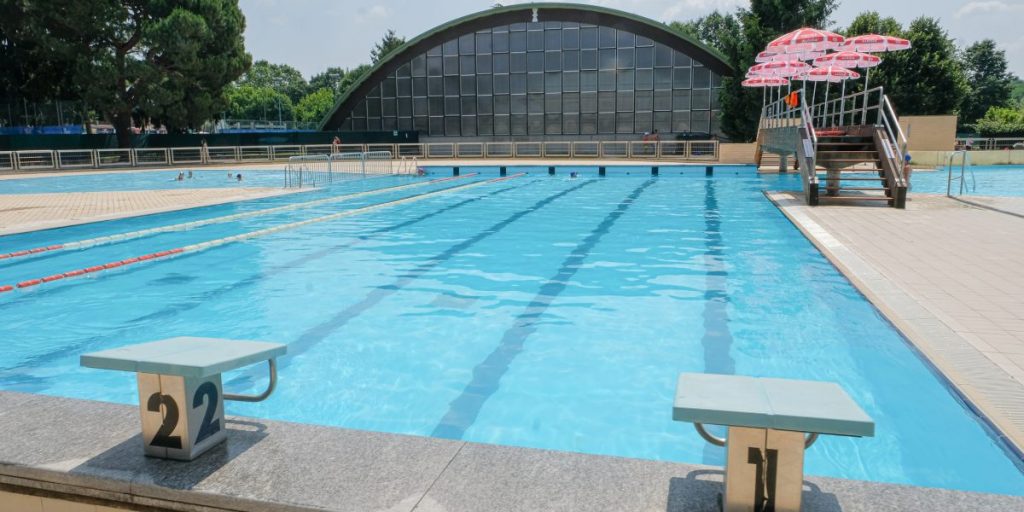 La piscina di Cantù  domani riapre al pubblico