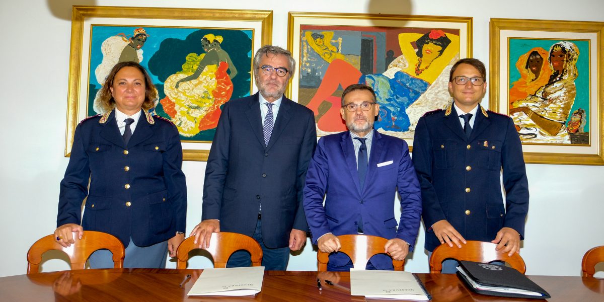 Immigrati, collaborazione tra la questura  e i notai per le certificazioni di sicurezza