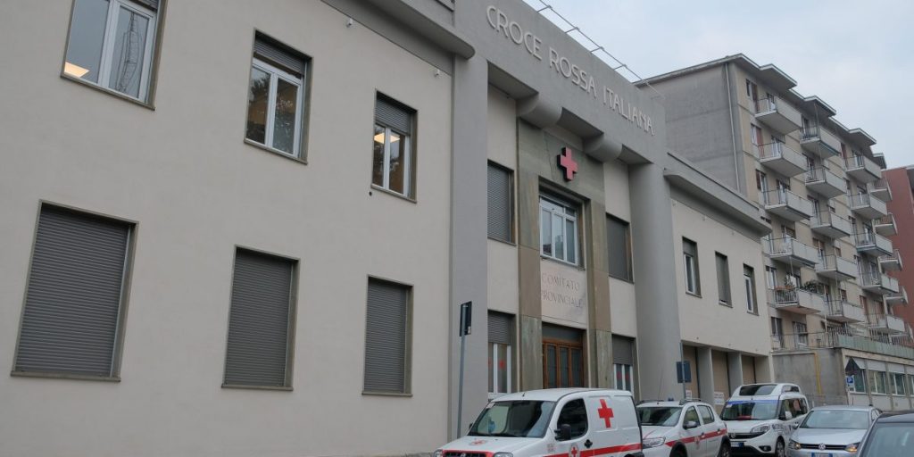 La Finanza perquisisce la Croce Rossa di Como. L’ex presidente nel mirino della Procura