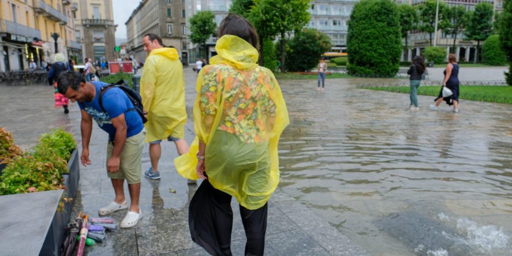 Maltempo, ieri pomeriggio in città una chiamata  al minuto al centralino dei vigili del fuoco