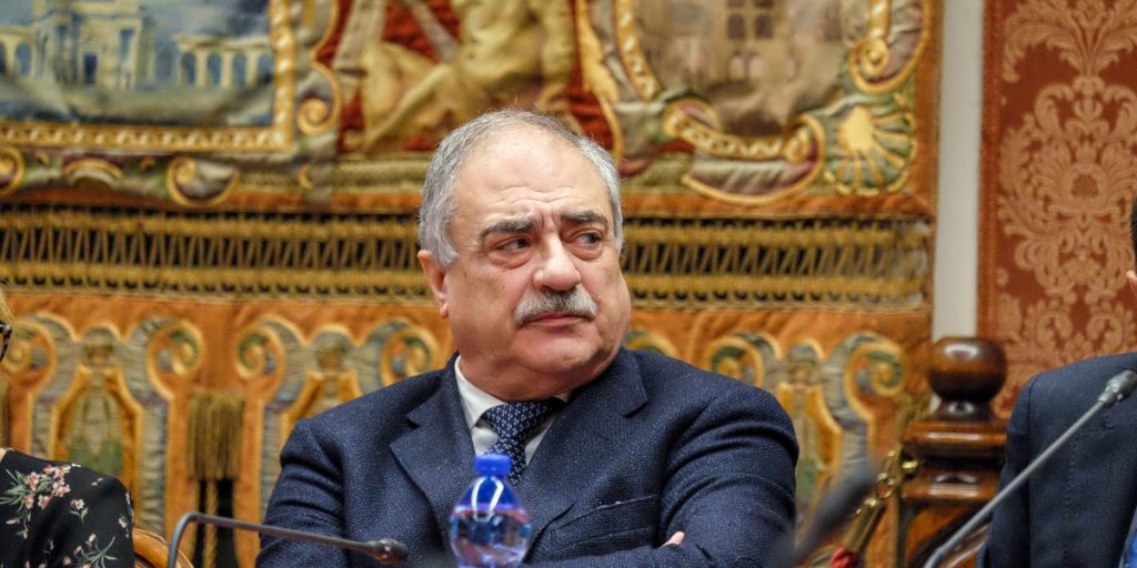 Il sindaco di Como urla il suo sdegno: «Non voglio vedere un altro corteo di bare»