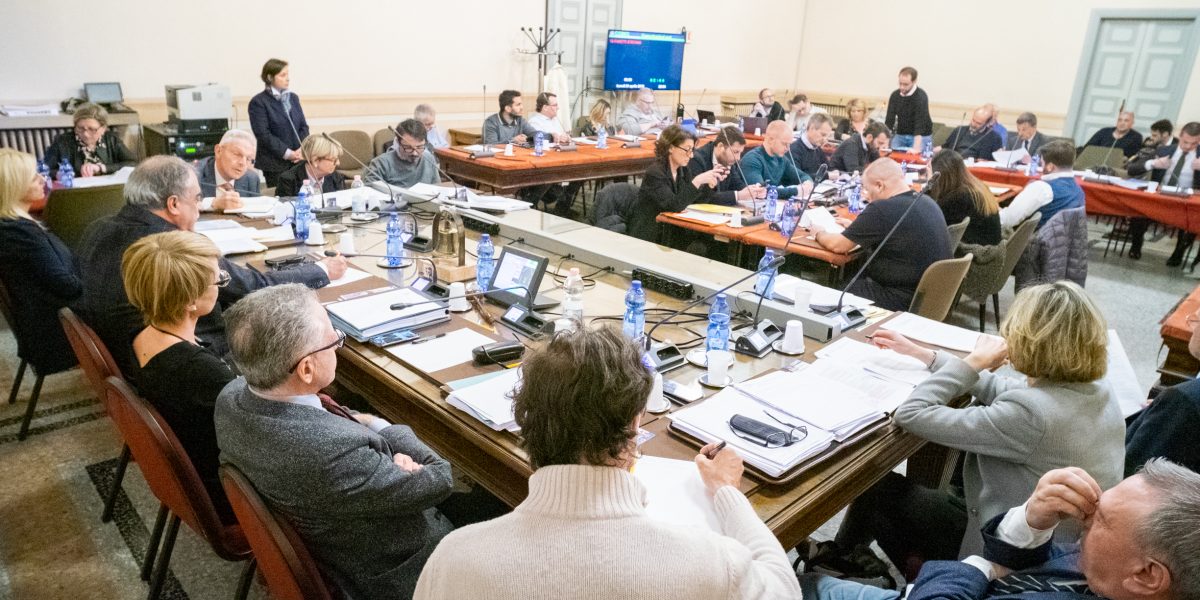 Crisi a Palazzo Cernezzi, le minoranze pronte allo scontro