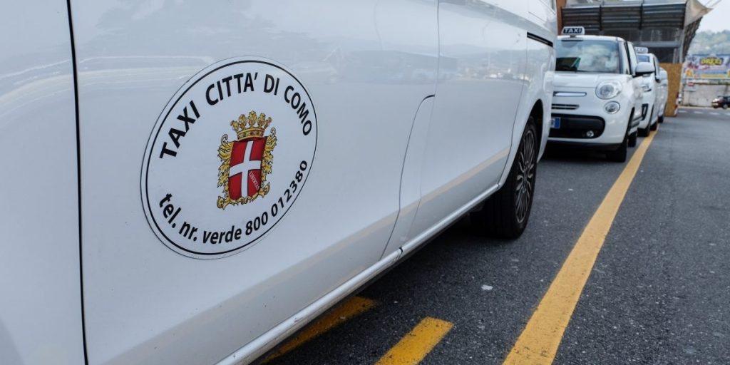 Como, tassisti contro Uber. Scattano i controlli della polizia locale